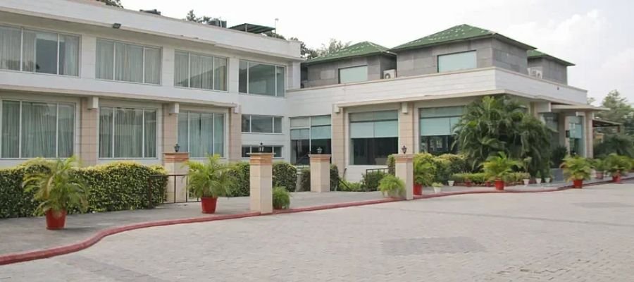 Udman Hotels and Resorts Escorts Banner